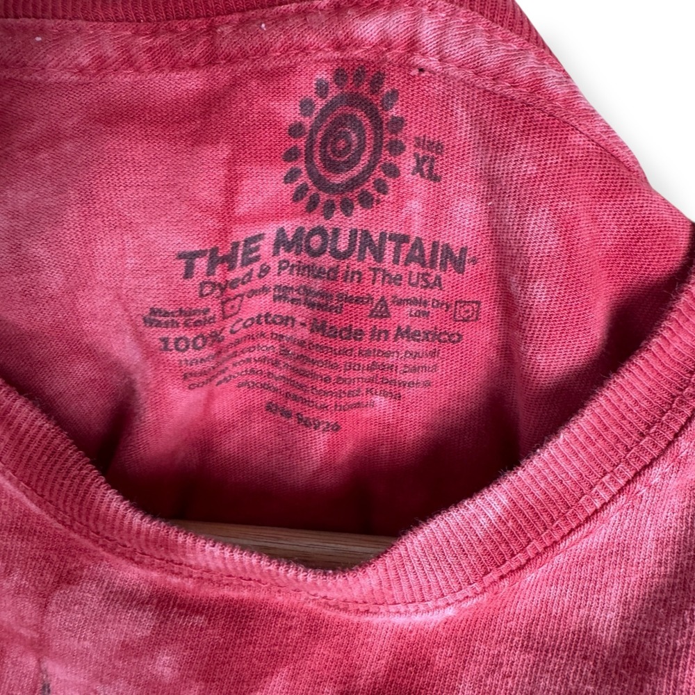 The Mountain Y2K Wind River T Shirt Mens Size XL Native American Western Wolf - Picture 3 of 11